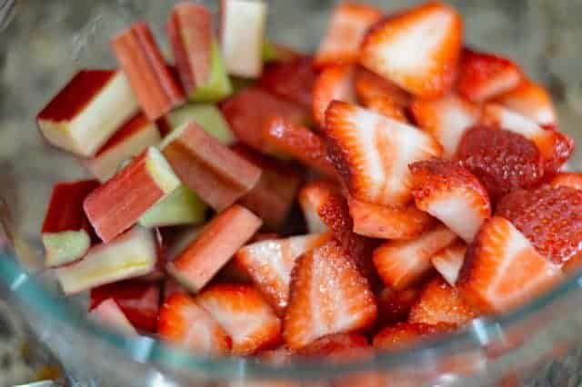 Vegan Strawberry Rhubarb Crisp Recipe - Living Vegan