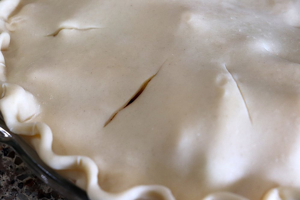 slicing vents into pie dough