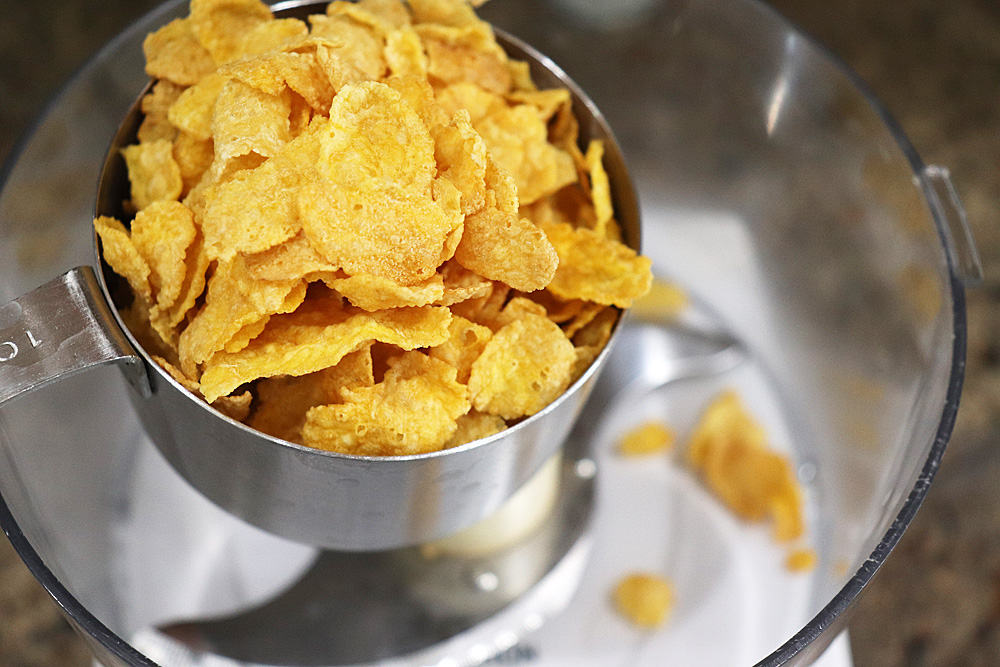 Cornflakes in a measuring cup